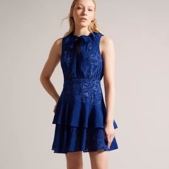 Ted Baker Timmia Bow-Neck Minidress - Ted Baker Size 5 // US Size 10-12 - Picture 3 of 16